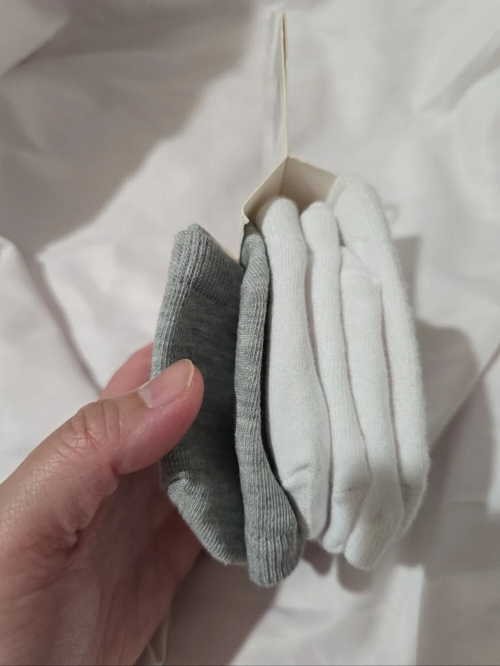 NWT Keds 6 Pack Women's Toe Cover With Grippers Socks OS White And Gray